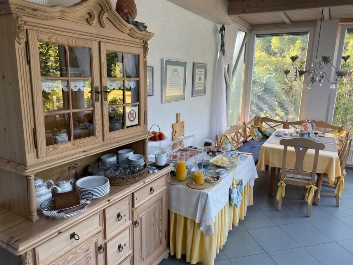 Pension-Ferienwohnung Liesbachtal Direkt Am Waldrand Bayerische Rhoen Schonau an der Brend Exterior photo